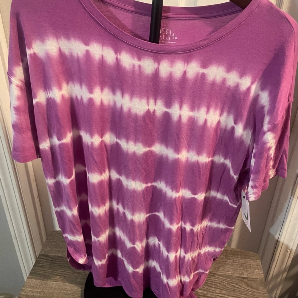 🔴 3/$12 Time and Tru Women’s Purple and White Tie Dye Tunic Top. NWT size small